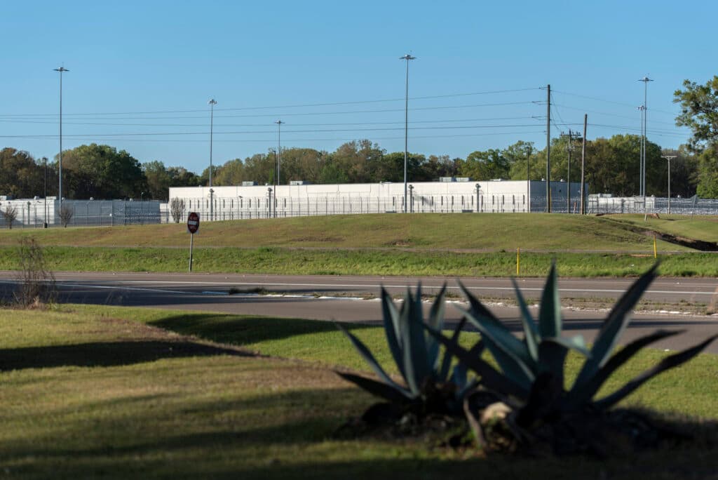 Mississippi Prison Conversion Impacts Regional Immigration Enforcement
