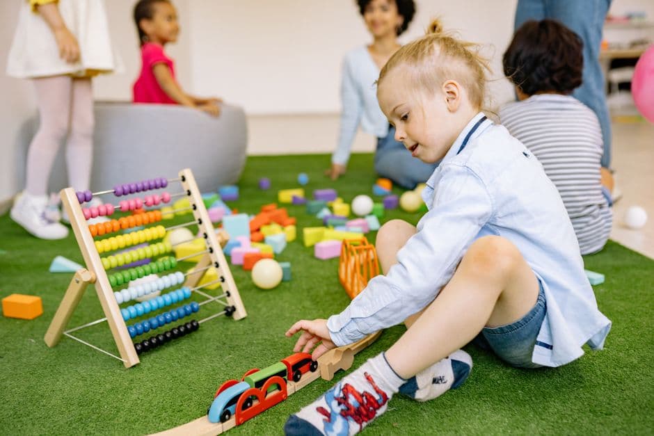 Missouri Childcare Centers Face Staff Retention Crisis Amid Low Wages