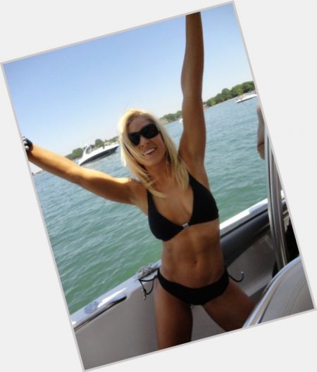 8 Sexy Photos Of Hot Co Host Ainsley Earhardt Follow News