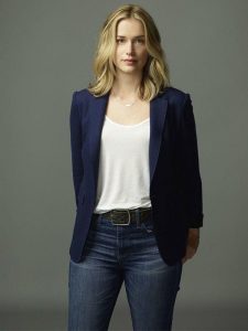 10 Sexy Pictures Of The Magical Elizabeth Lail