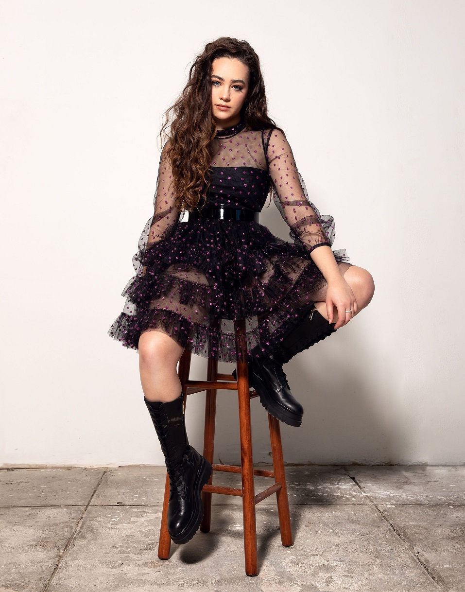 Mary mouser sexy