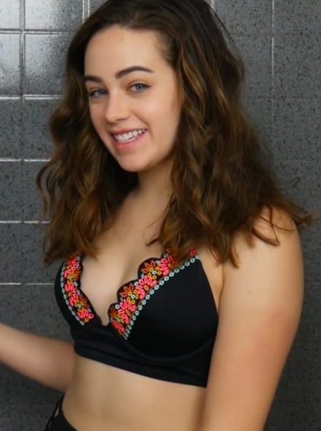 9 Sexy Pictures Of The Adaptable Mary Mouser 1262