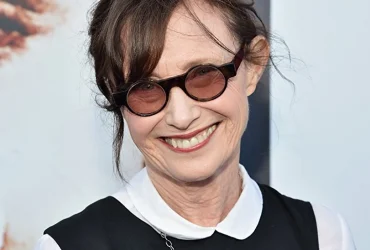 Mary_Jo_Deschanel