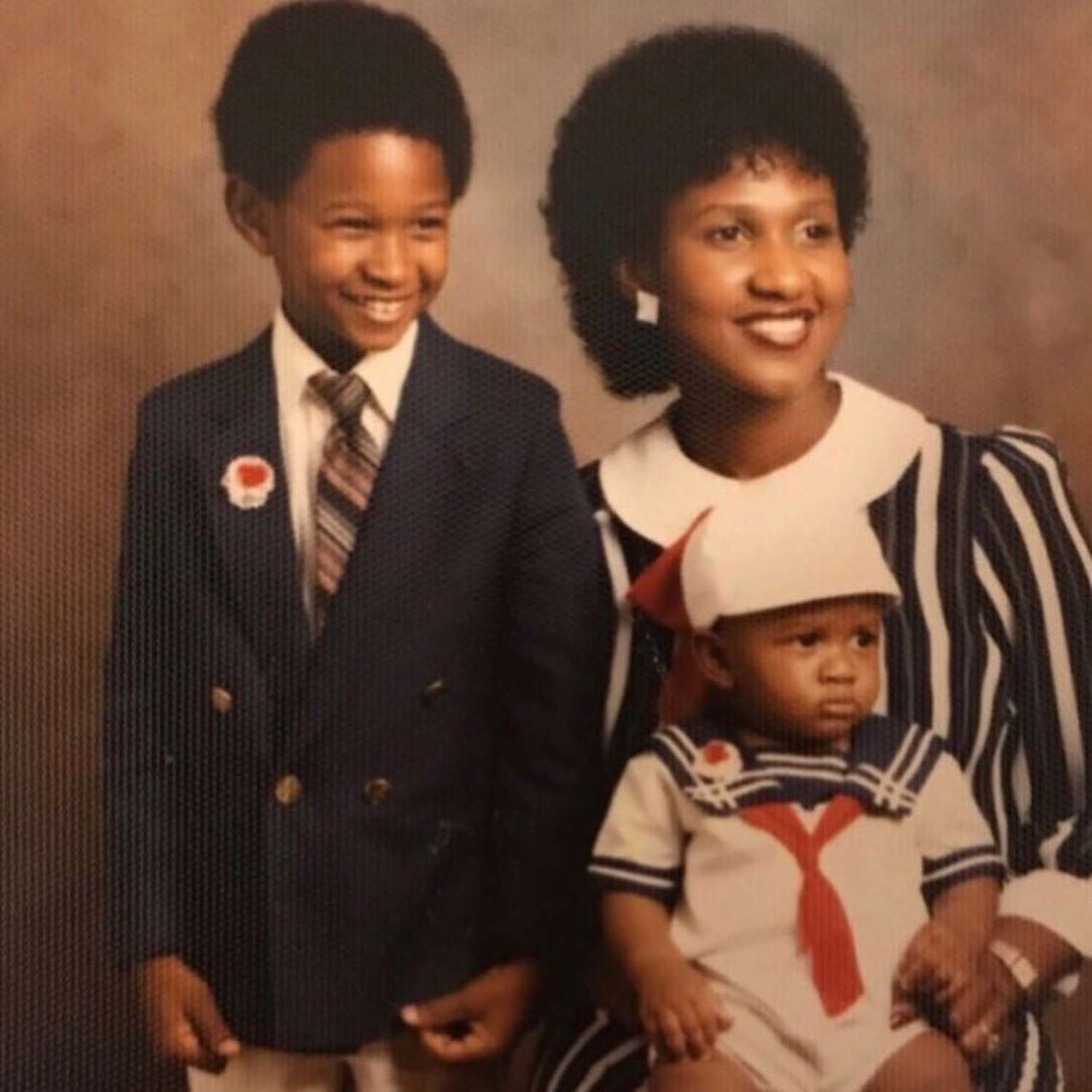 usher and his brother when they were young 1