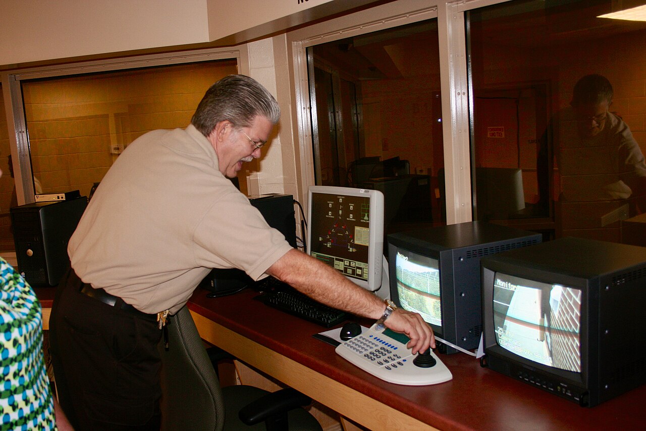 40 MPH Wind Gusts Hit Chattanooga Area as Gust Front Moves Through Region - Wikimedia Commons