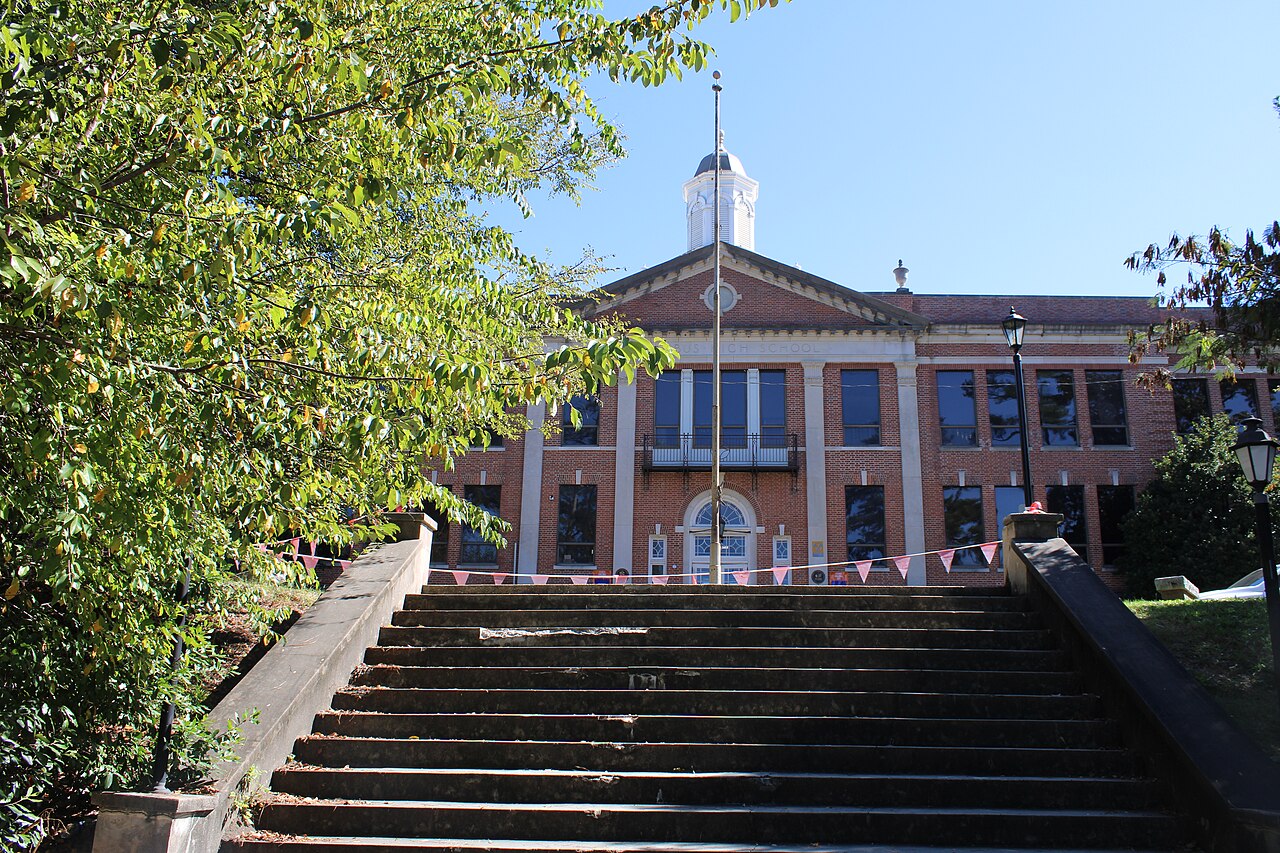 Columbus City Schools Adopts Comprehensive AI Policy for Students, Staff - Wikimedia Commons