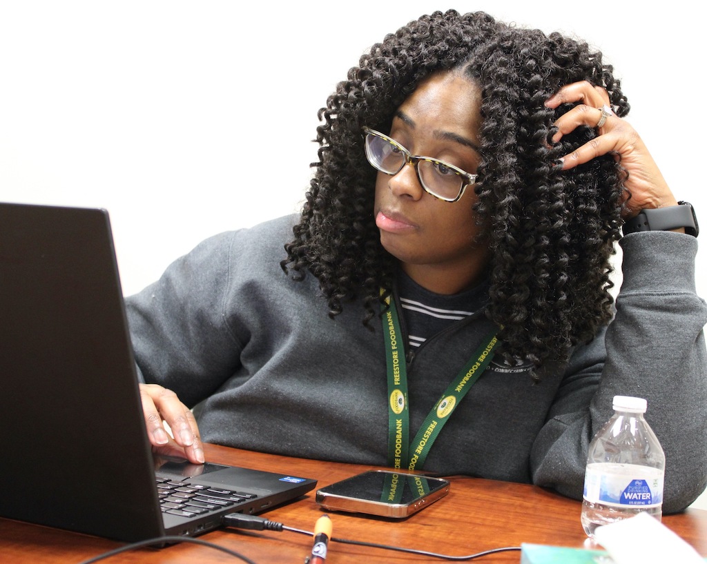 Federal Cuts to Navigator Programs Leave Columbus Residents with Less Help Finding Health Insurance