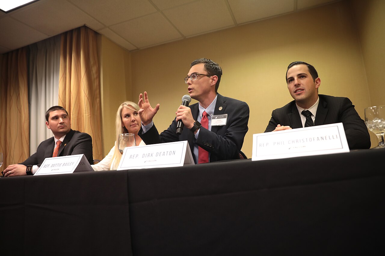 Missouri Naloxone Distribution Programs Face $3 Million Budget Cut Despite Senate Effort - Wikimedia Commons