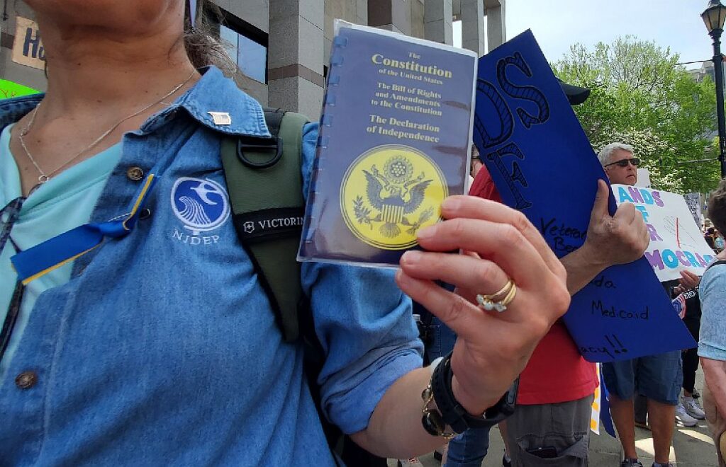 Poll: Most North Carolinians Pessimistic About Political Future, Support Constitutional Limits